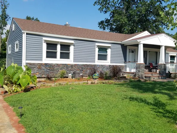 10157 Meadowfield Ln, Saint Louis, MO 63128