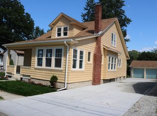 39 Rosegarden St, Warwick, RI 02888