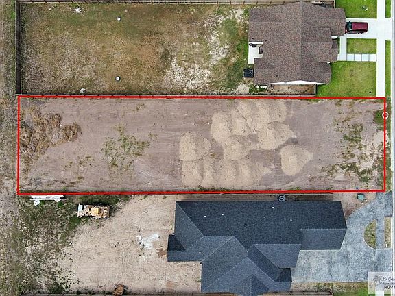 4th image of 2724 N Neel Dr