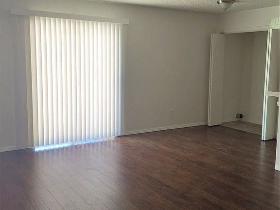 2nd image of 1319 Glen Oaks Ct APT 4