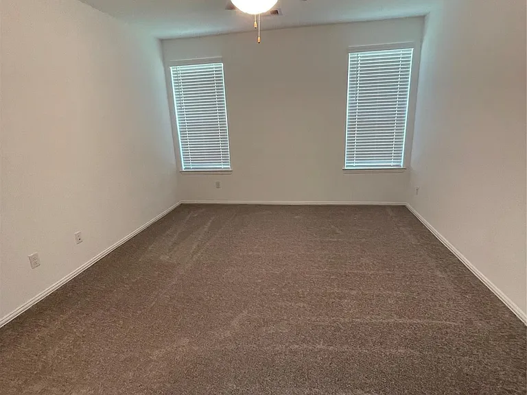 8111 Royal Palm Ct — Photo 20