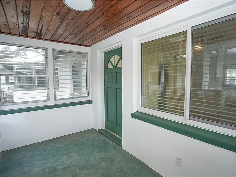 2001 Dr Martin Luther King Jr St N #4 — Photo 2