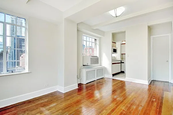 Rented by City Connections Realty | media 3