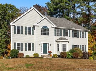 1 Littles Hill Ln, Georgetown, MA 01833