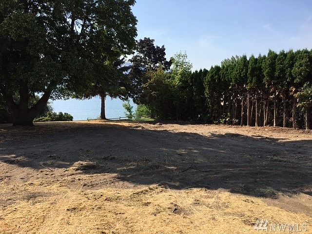 2nd image of 69 Eastlake Rd