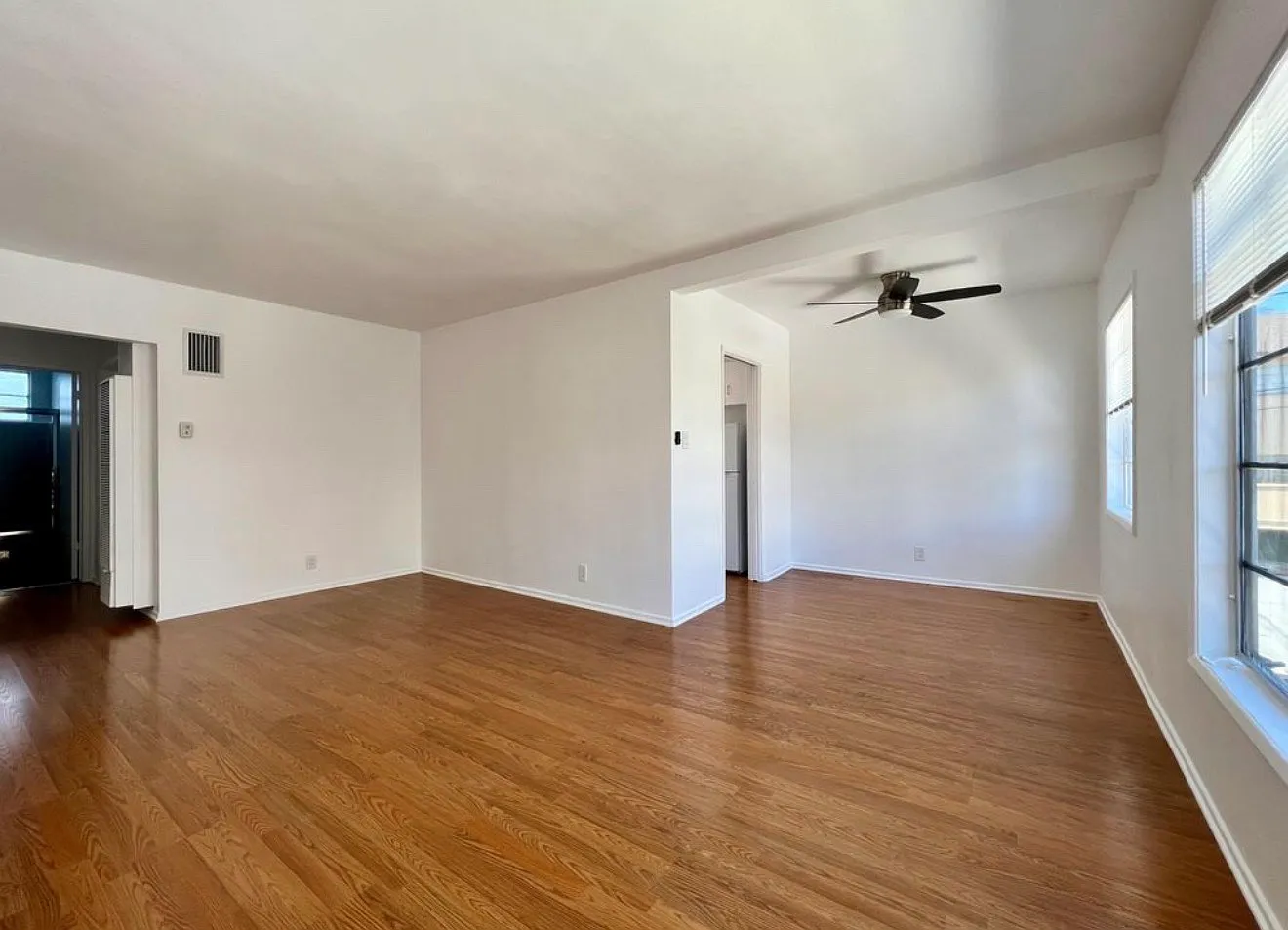 1 bed, 750 sqft, $2,394 — Photo 2