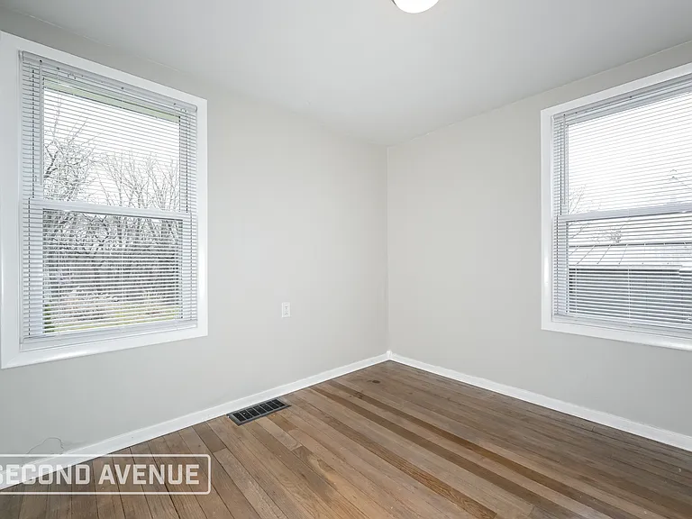 1886 Anderson Ave — Photo 17