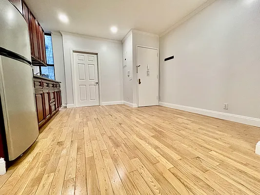 Rented by R New York | media 18