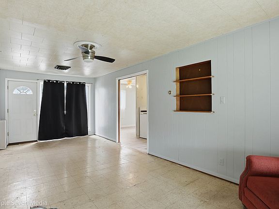 4th image of 1000 N Bluebonnet Ln