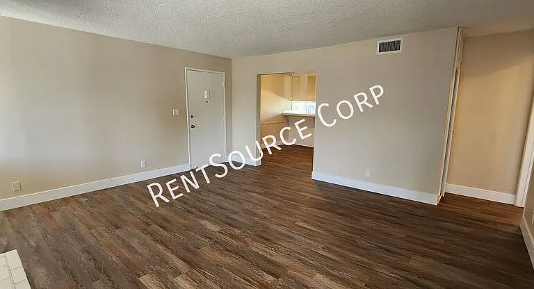 708 Santa Barbara Dr #F — Photo 7
