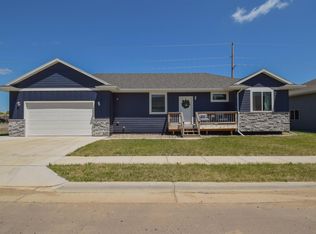 416 E Cairos Pl, Brandon, SD 57005