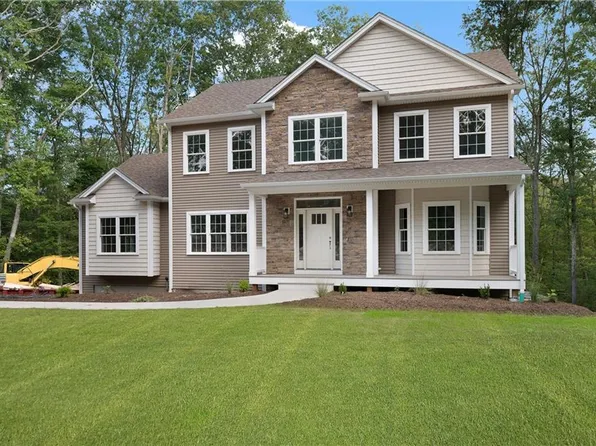 200 Nipmuc Rd, Scituate, RI 02857