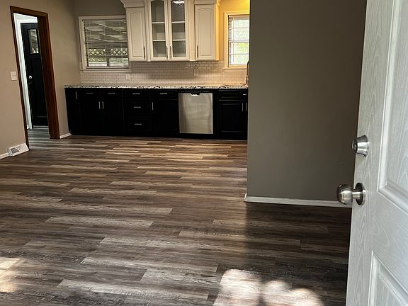 5th image of 3526 S Downtain Dr