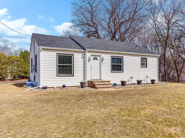 467 Wildwood Rd, Saint Paul, MN 55115