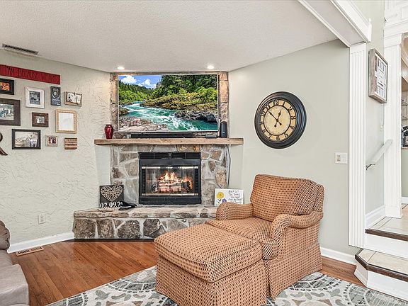 3rd image of 7000 Big Horn Dr APT C16