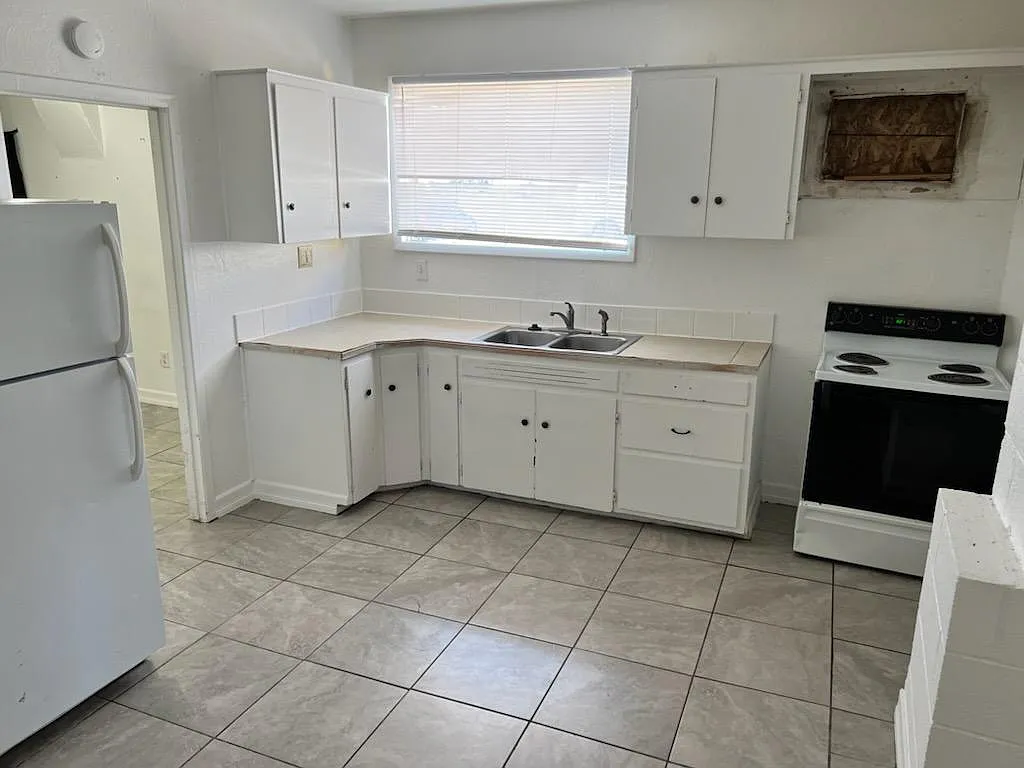 House — Photo 4