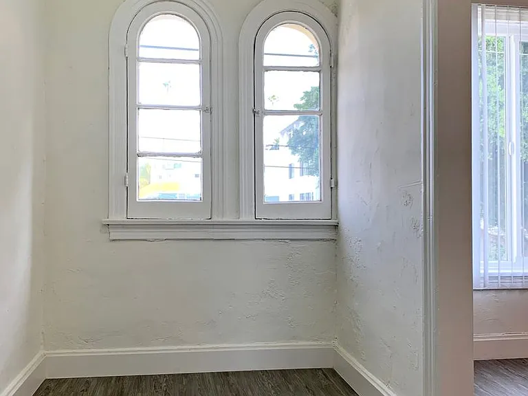 1623 N Mariposa — Photo 29