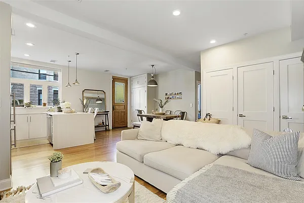 Sold by Keller Williams City Life Realty | media 2