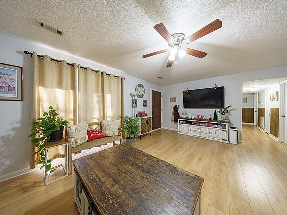 5th image of 150 Bobbye Ln