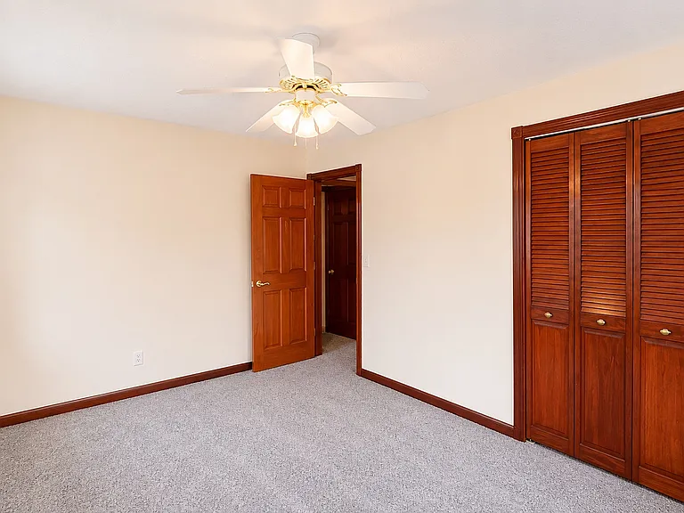 124 Kelvin Ave #2 — Photo 19