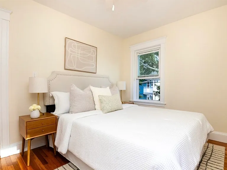 33 Pierce Ave #2 — Photo 13