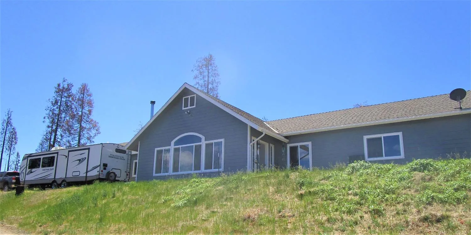 42173 Auberry Rd photo 1