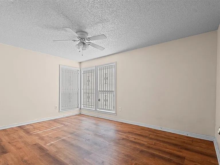 652 Saint Johns Ct #652 — Photo 14