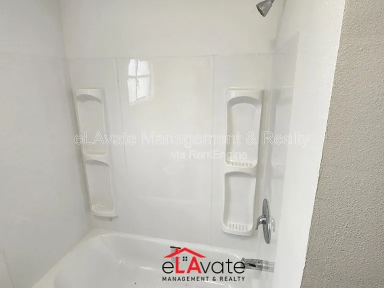 4122 Santa Rosalia Dr #B — Photo 6