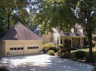 5690 Glen Errol Rd, Sandy Springs, GA 30327