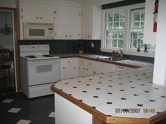 Spacious tiled kitchen
