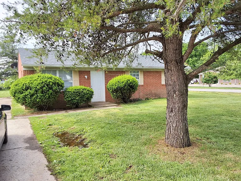 205 Diecks Dr — Photo 1
