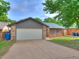 2021 Foxfire Rd, Edmond, OK 73003