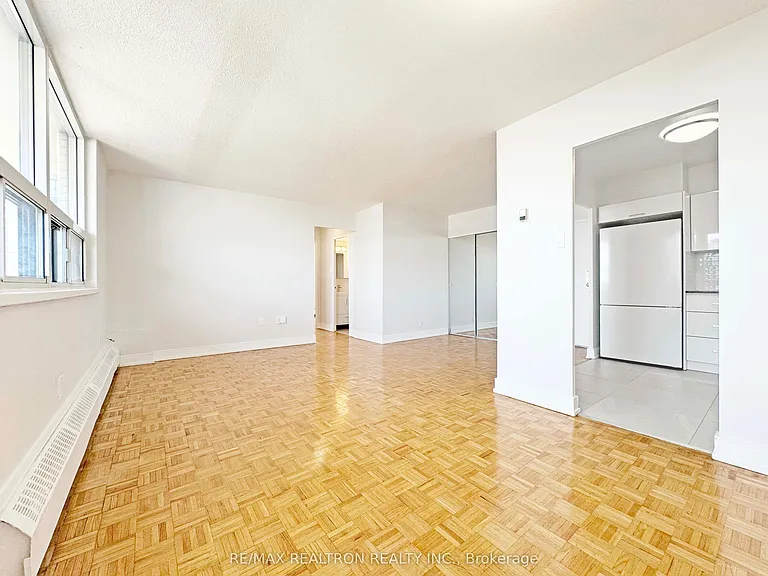 1500 Bathurst St #1208 — Photo 3
