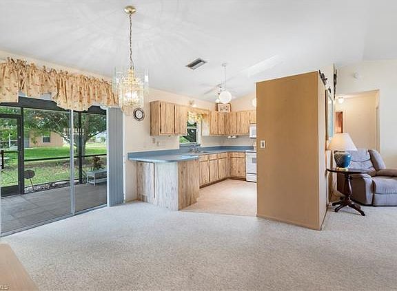 4th image of 706 SW 29th St