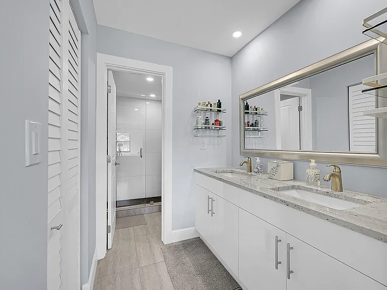 12870 Briarlake Dr #201 — Photo 19