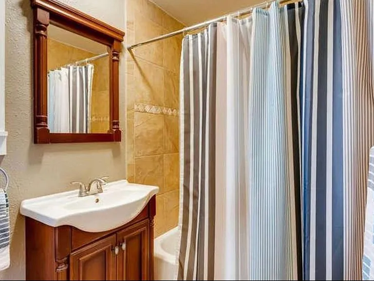 2443 N Clay St — Photo 20