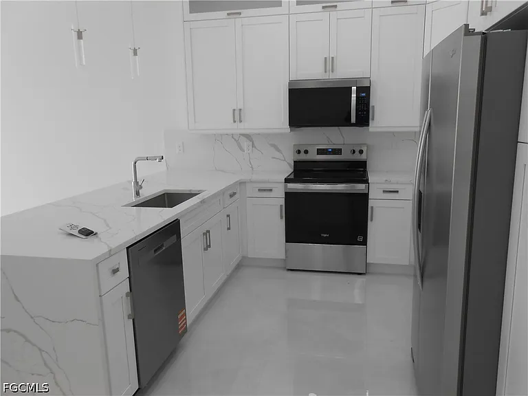 320 Poplar St — Photo 11