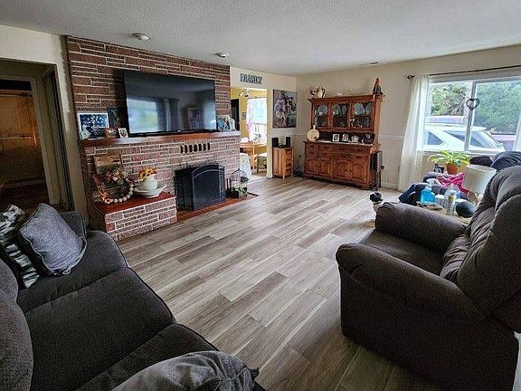 2nd image of 2201 Northcrest Dr