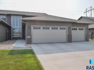 5514 S Woodlily Ave, Sioux Falls, SD 57108