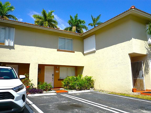 3rd image of 411 NW 82nd Avenue #1005