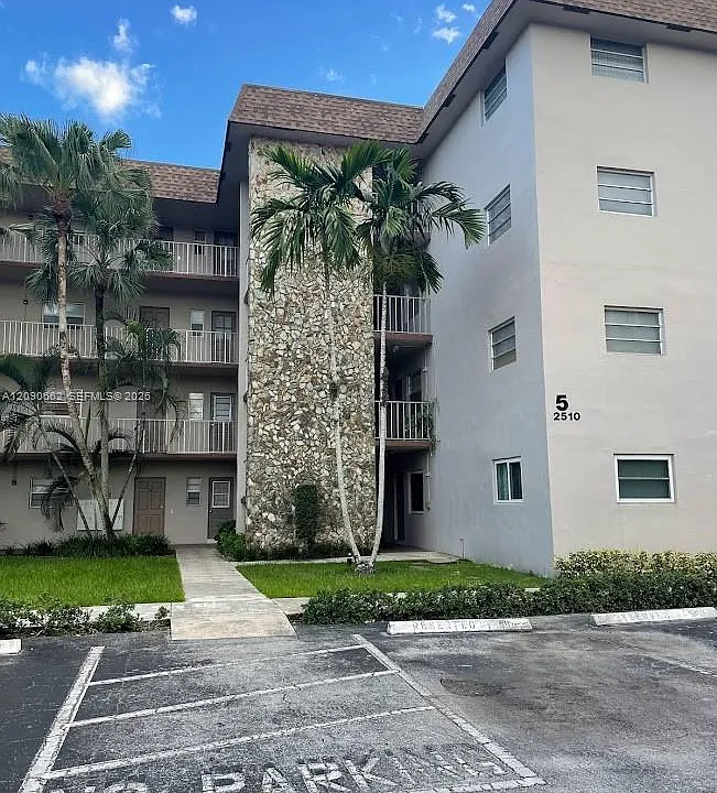 2510 SW 81st Ave #405