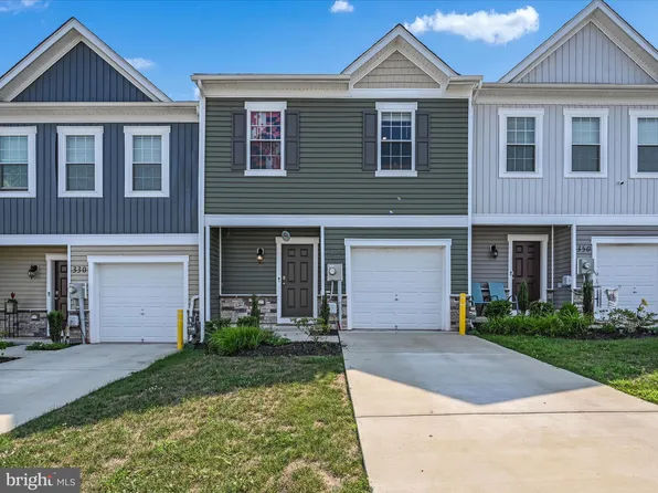 340 Maple Run Dr, York, PA 17404