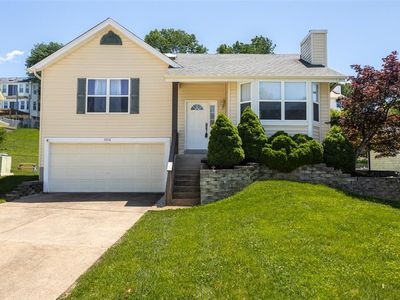 5712 Sundesert Cir, Saint Louis, MO, 63129