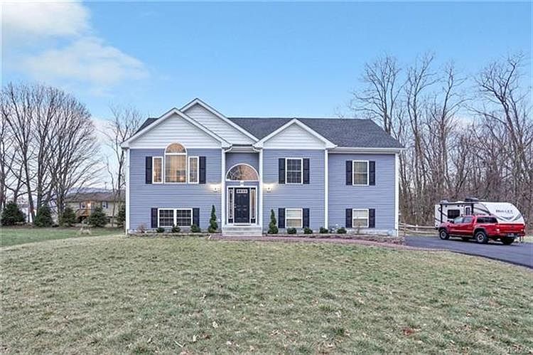 1st image of 29 Suburban Ct