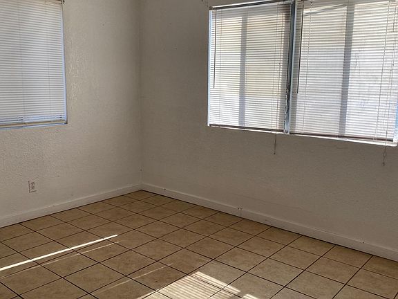 5th image of 3805 N Texas Ave