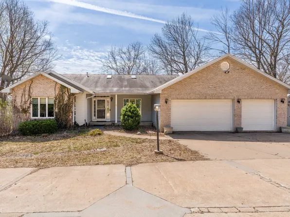 3 Walbrier Ct, Le Claire, IA 52753