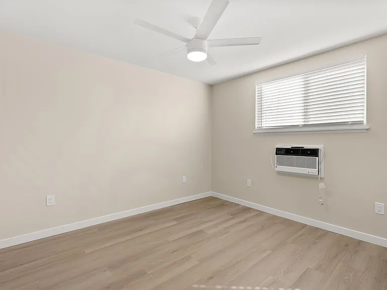 Concorde Apartments - Riverside, CA — Photo 29