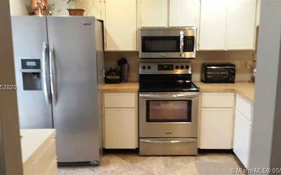Again:  All stainless steel appliances.