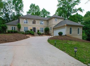 235 Shadowbrook Ct, Roswell, GA 30075