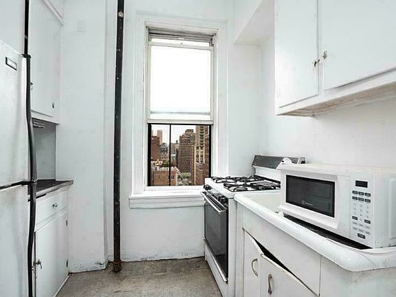 5th image of 246 W End Ave APT 12G